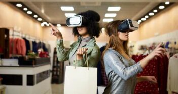Teamviewer & Google: Einzelhandel erhält mit Vision Picking Augmented Reality im Warenkorb Teamviewer & Google: Einzelhandel erhält mit Vision Picking Augmented Reality im Warenkorb ( Foto: Shutterstock - Artie Medvedev )